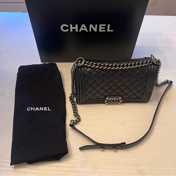 Authentic Amazing Condition Chanel Lambskin Medium Boy Bag Metallise/Black - Picture 1 of 8